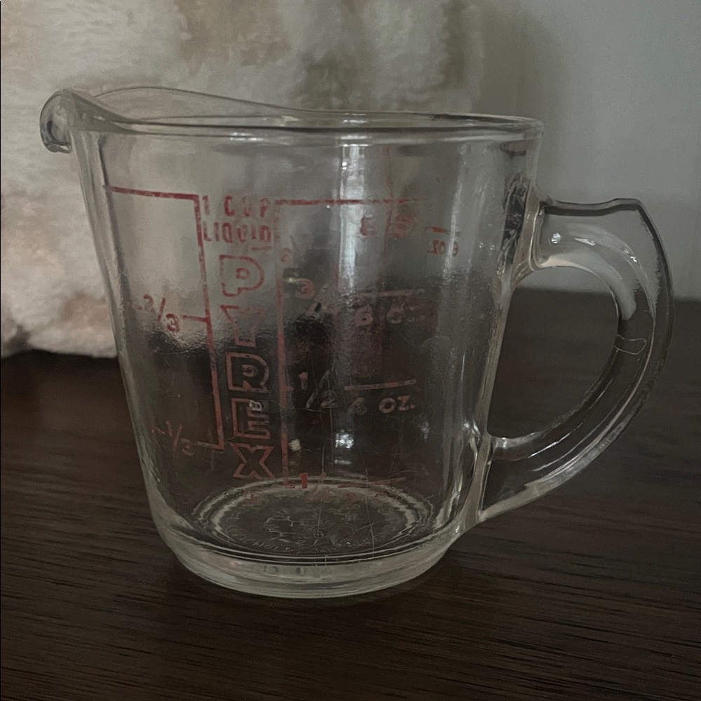 PYREX Clear Glass Measuring Jug with Red Markings! Measures Up to 1 Cup
